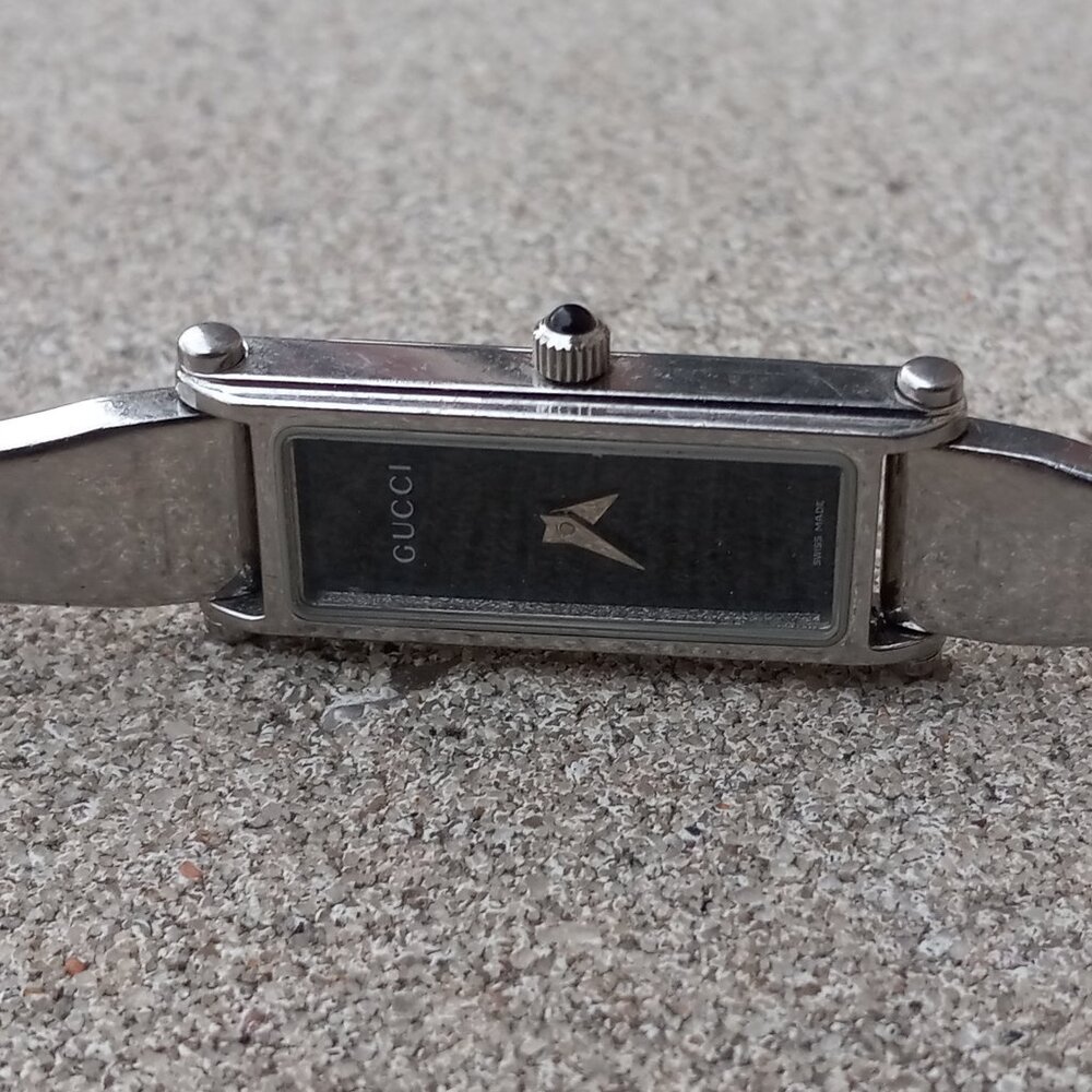 Gucci Silver & Black, Swiss Made, Quartz Ladies Watch